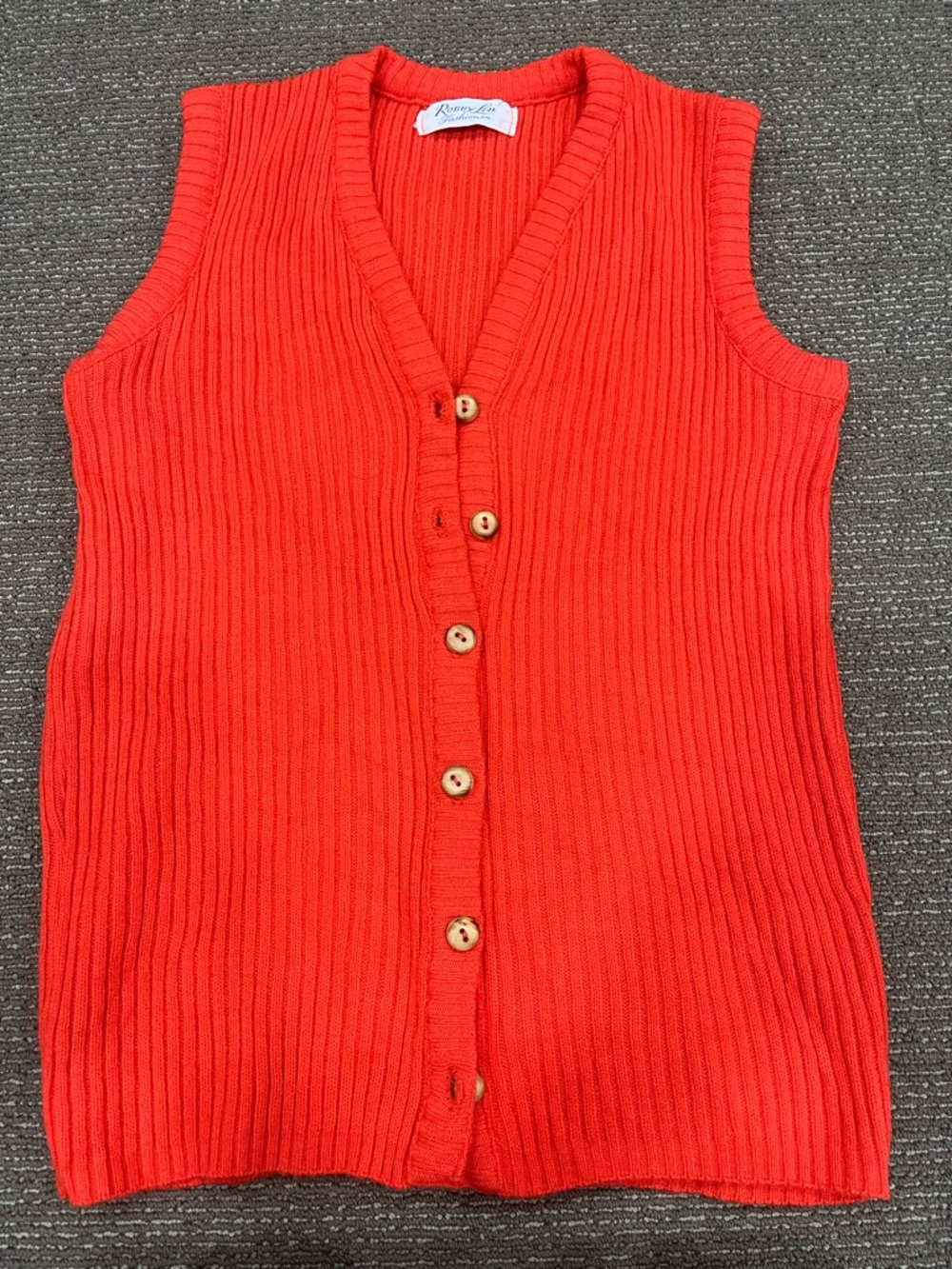 Robby Len Fashions Red Ribbed Sleeveless Button Cardigan Sweater Vintage